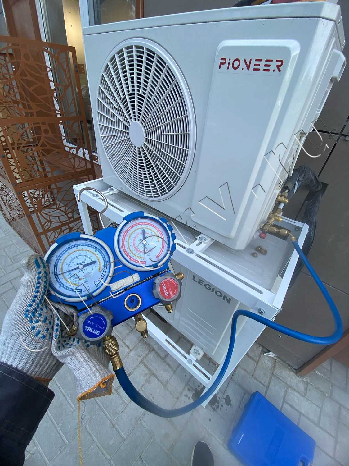 Пекарня Буханка, бульвар Андрея Тарковского, 10: демонтаж кондиционирования